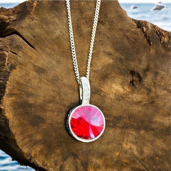 A necklace with Swarovski crystal and chain handcrafted - Picture 2 of 4